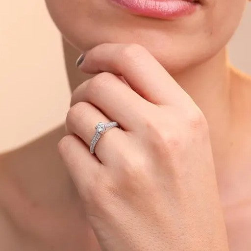 Anel Solitário 5mm Aro Pavê