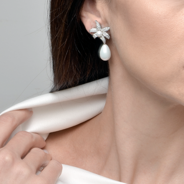 Brinco Lírio com Pérola