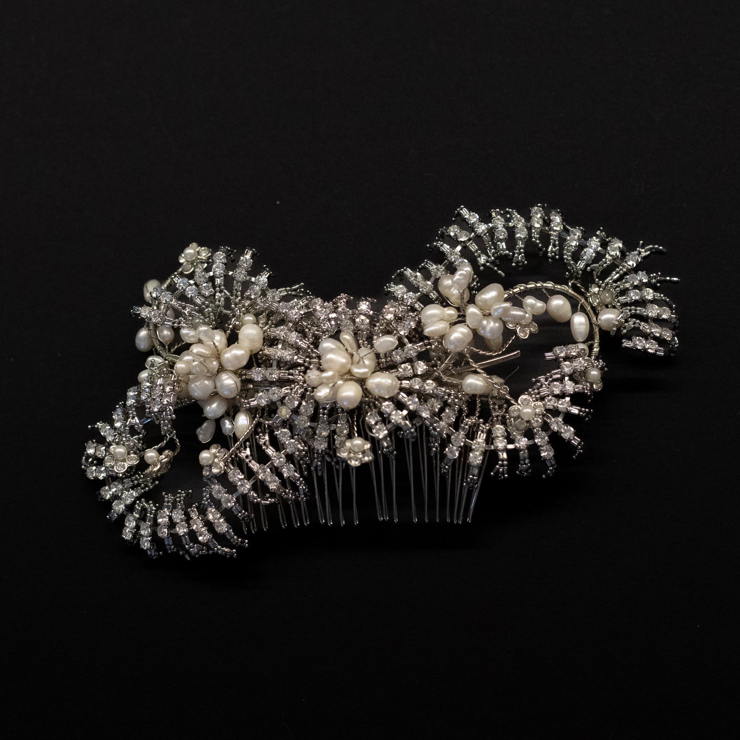 Pente Mia com Pérolas