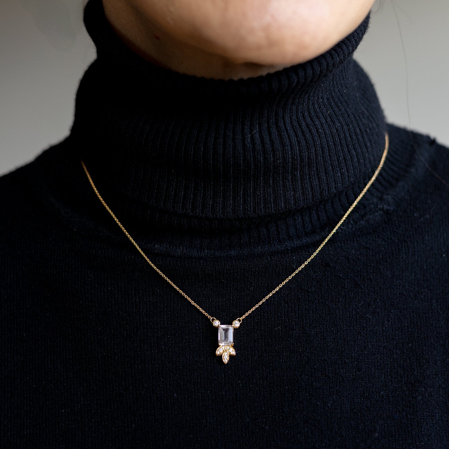 Pingente em Kunzita e Moissanita