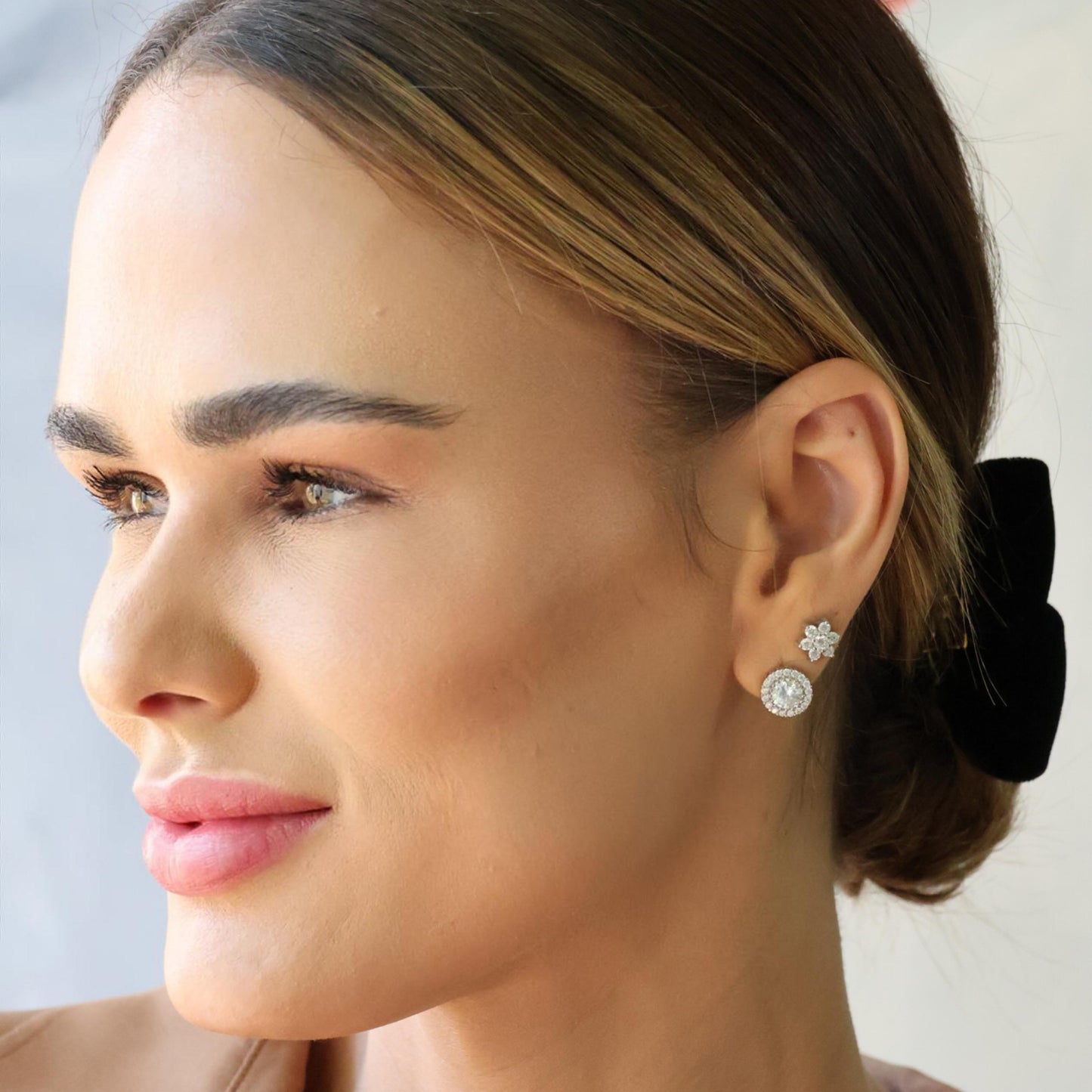 Brinco Solitário Moissanita com Moldura 2,00ct