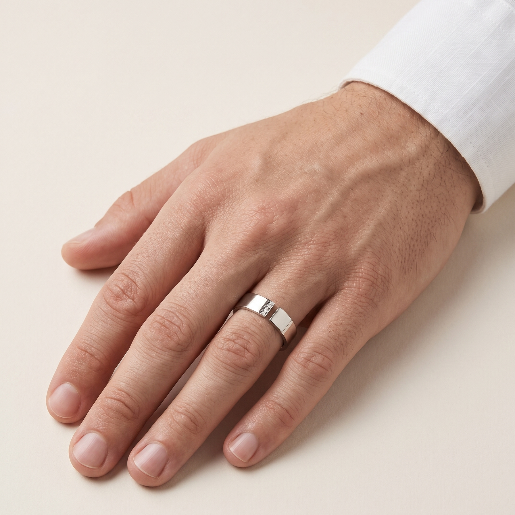Anel Masculino Linea II com Diamante Natural