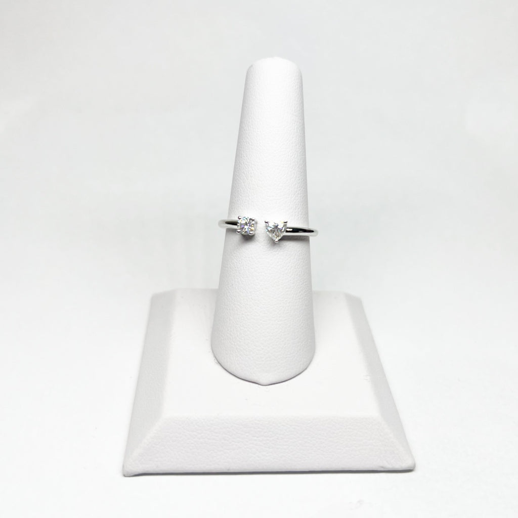 Anel Entreaberto com Coração Moissanita 0,50ct