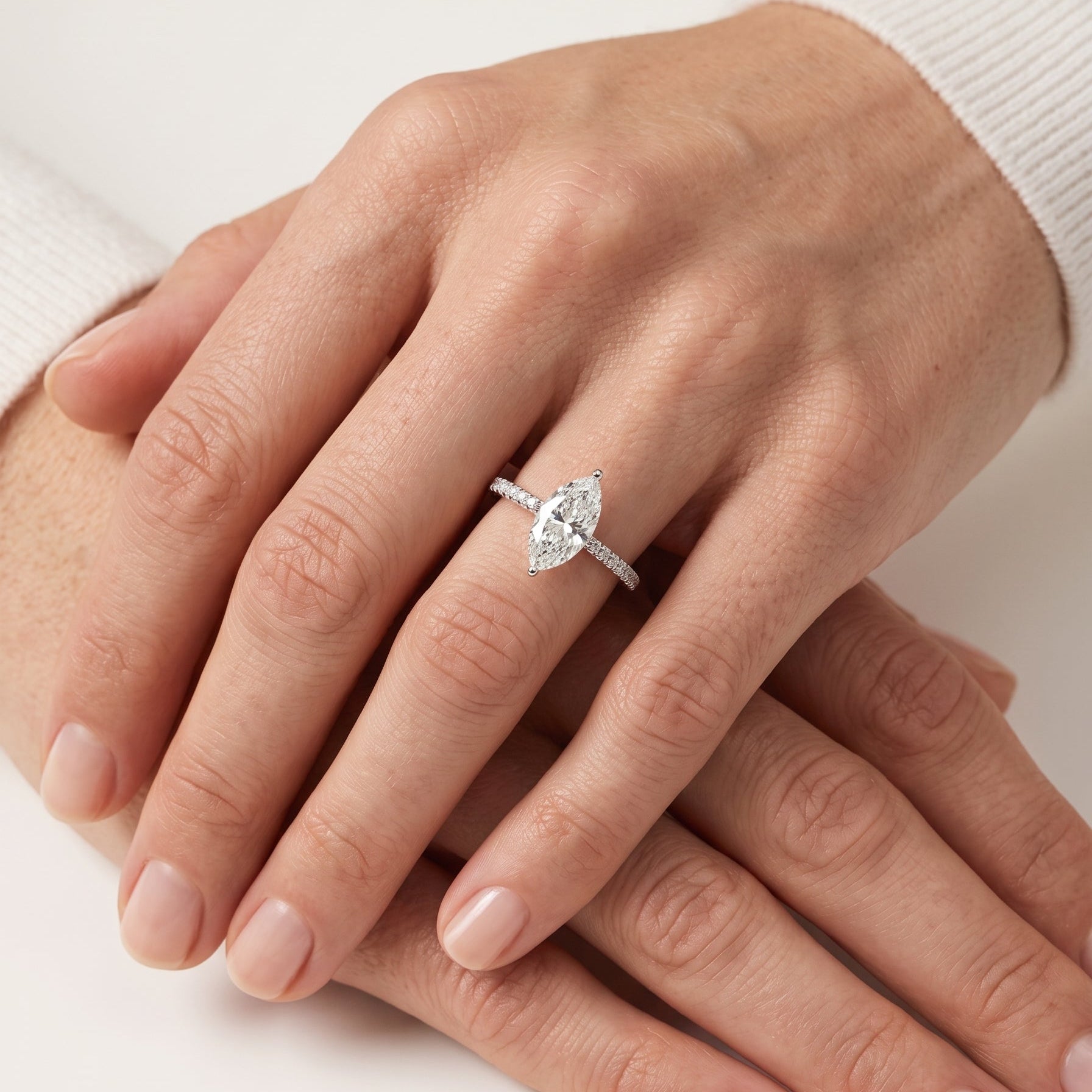 Aliança Solitário Moissanita Navete 12x6mm - 2.14ct