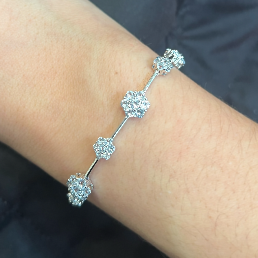 Pulseira Salpicada Rosetas