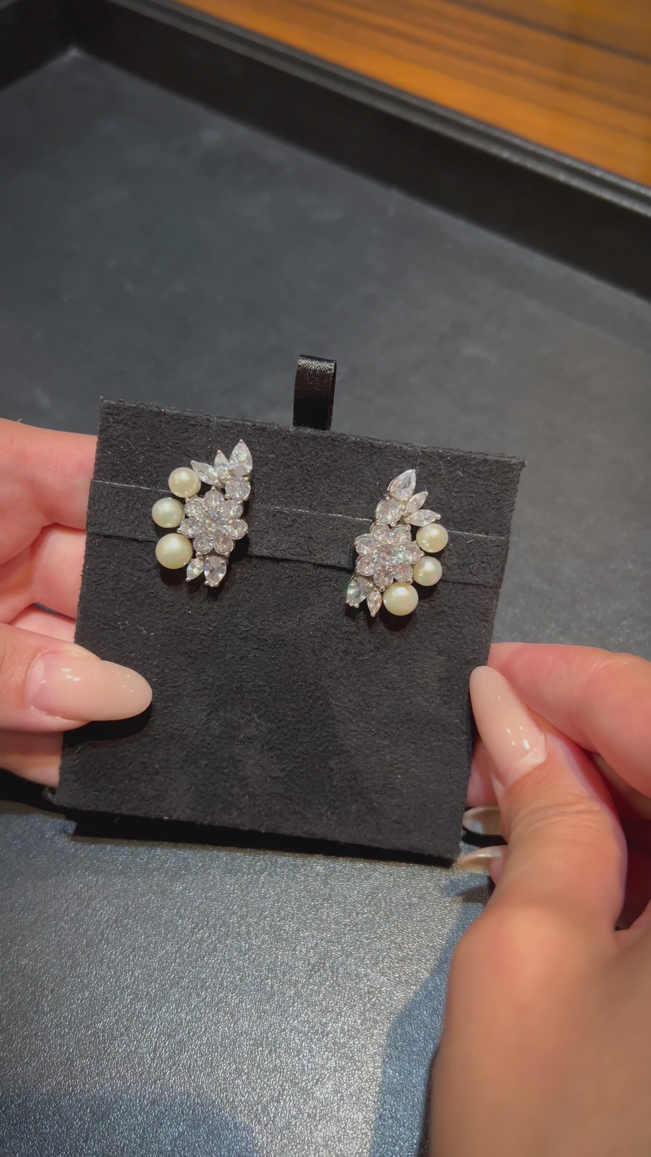 Aplique Earcuff de Pérola Natural para Roseta