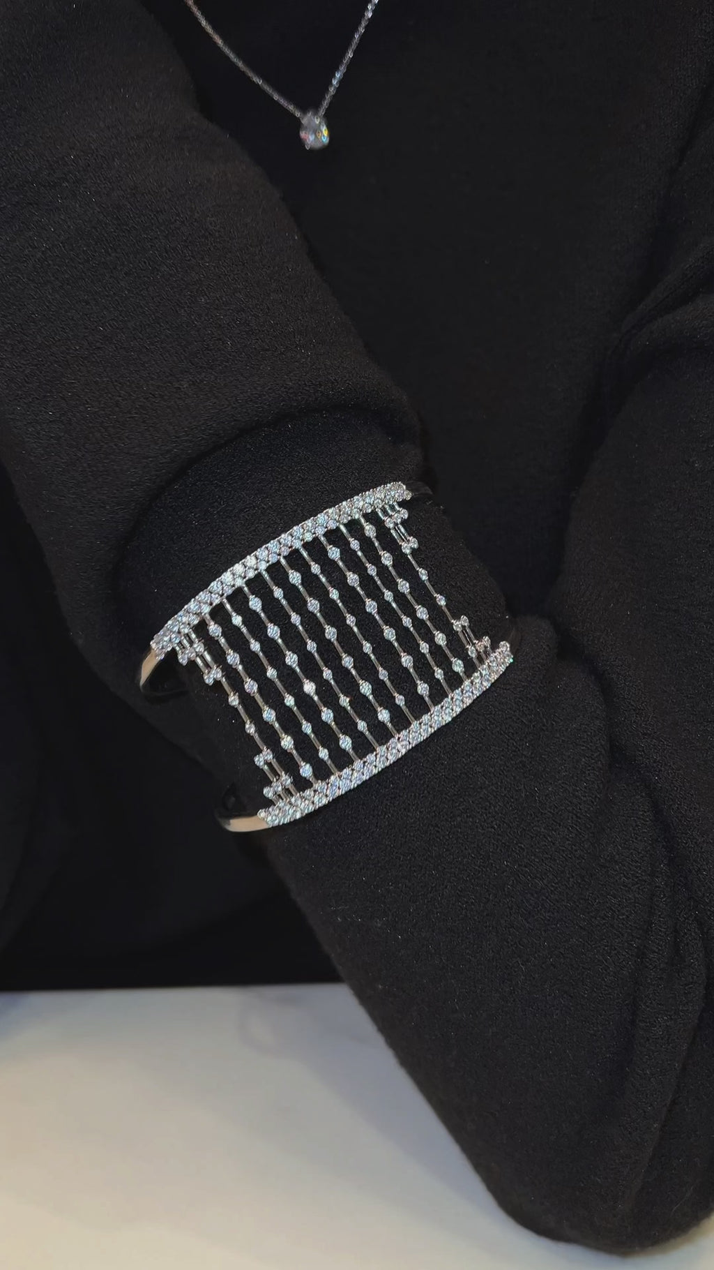 Bracelete Fios Cravados